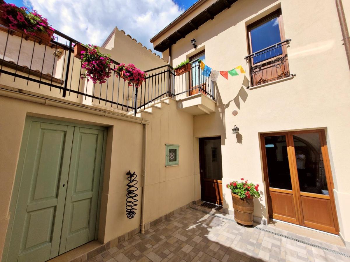 Il Bivacco Del Duomo Bed & Breakfast L'Aquila Bagian luar foto